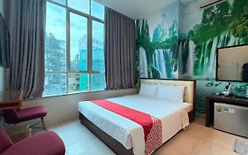 Nu Hotel - 18 Bui Vien Walkstreet